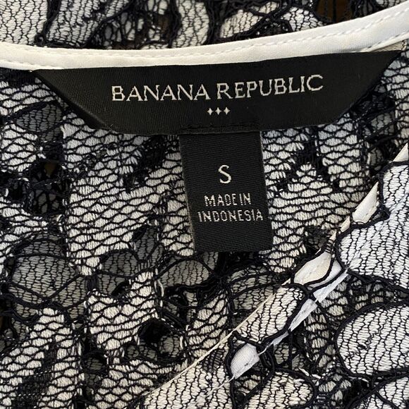 Banana Republic Lace 3/4 Sleeve Key Hole Back Semi Sheer Top Women's Size Small - Picture 3 of 6